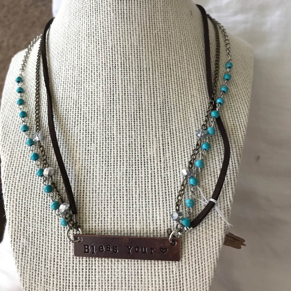 Choker necklace.