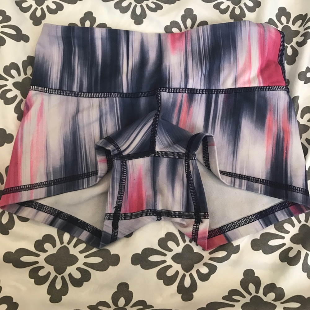 RARE LULU LEMON BOOGIE SHORTS