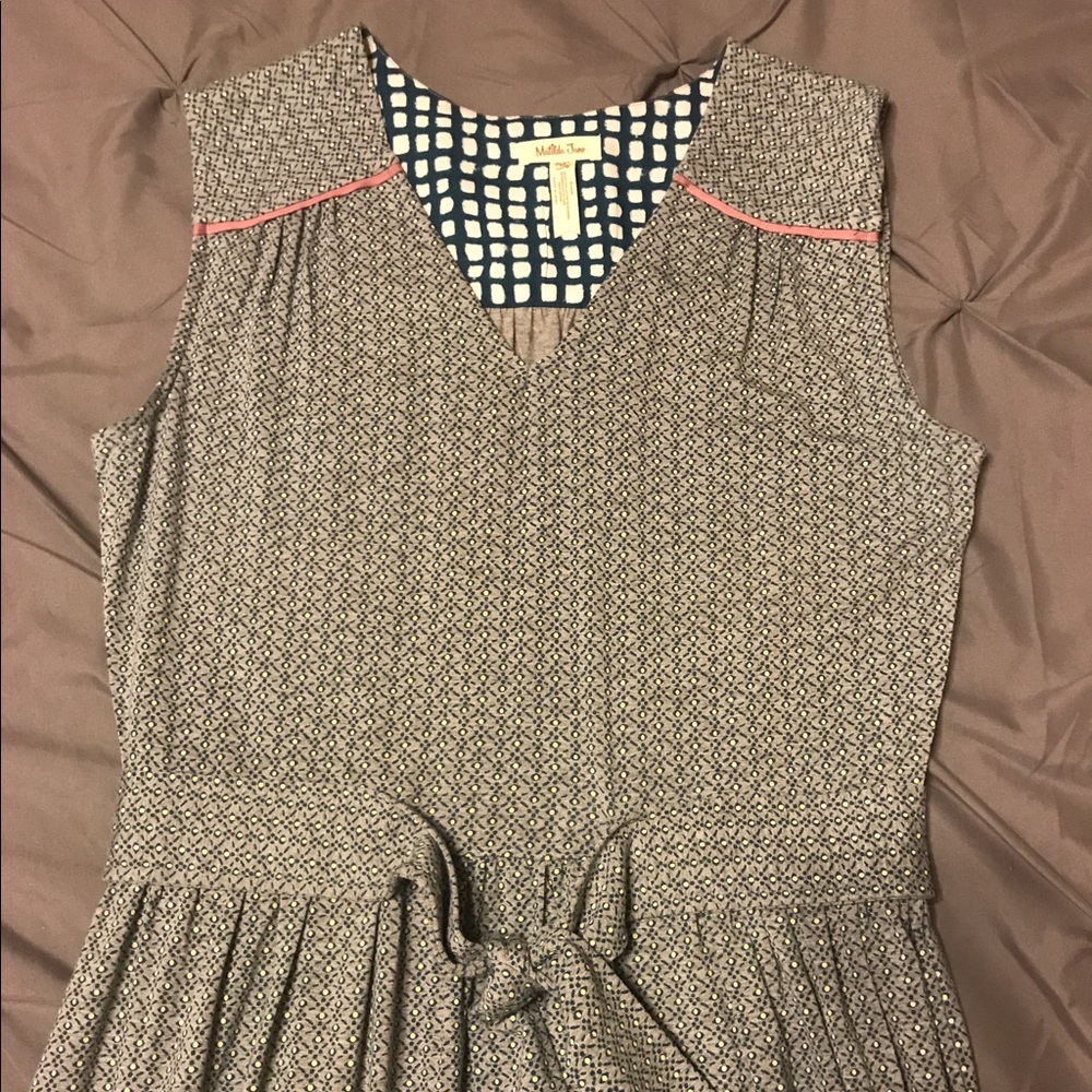 Sleeveless dress