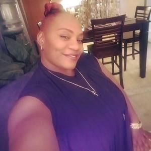 Meet your Posher, Kenisha