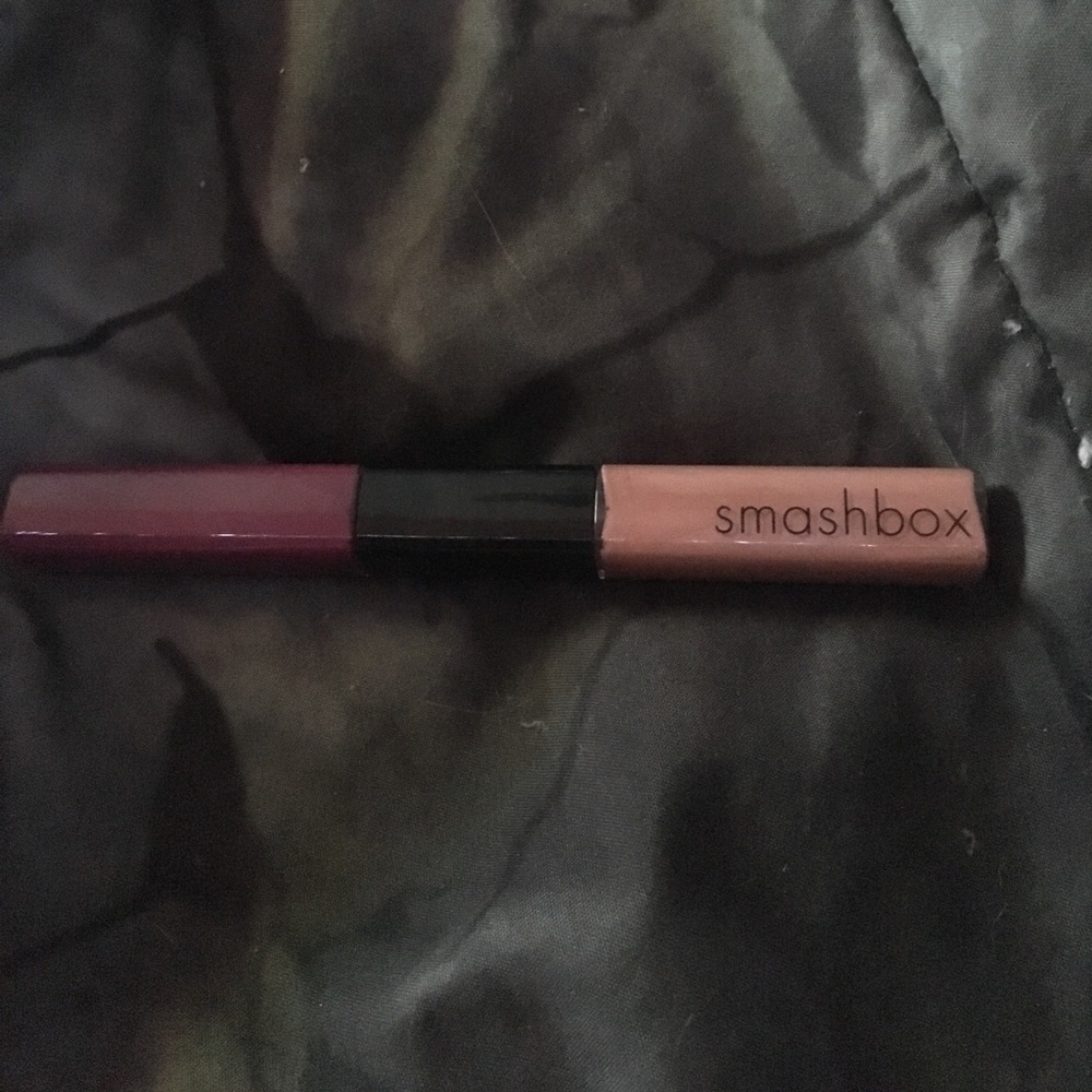 Smashbox lip gloss in aura and mulberry