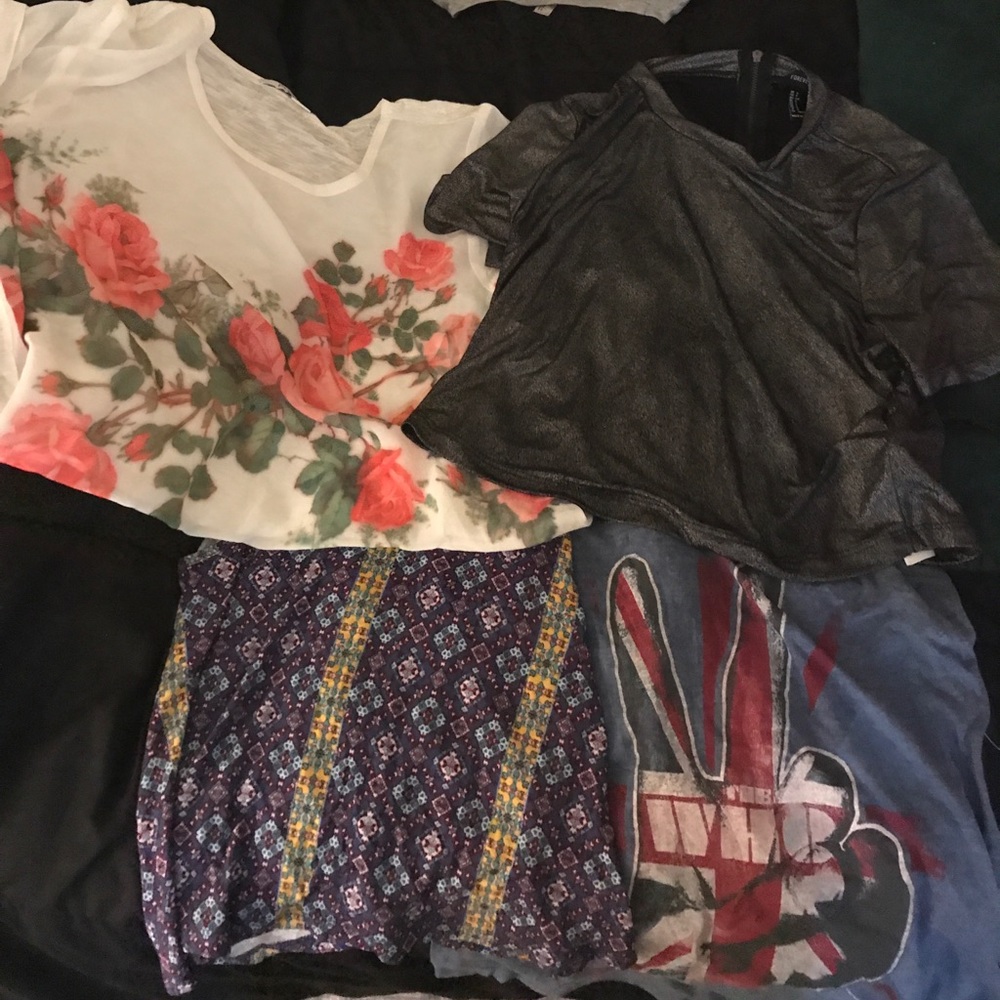 6 t-shirts/tank tops sizes small some NWT