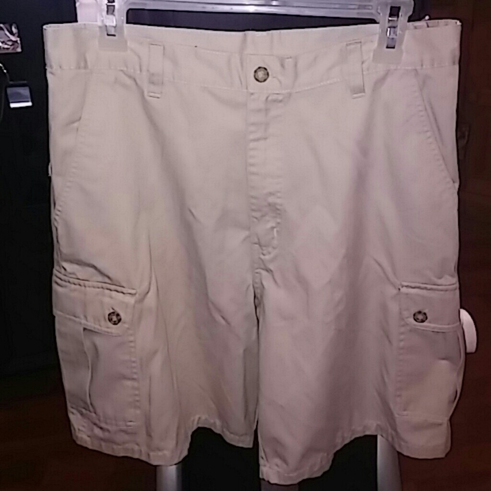Highland khaki shorts
