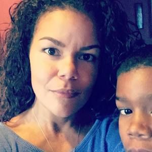 Meet your Posher, Dee