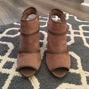 High heal shoes. NWOT