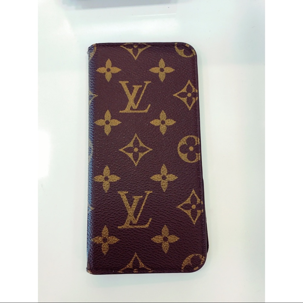 Authentic LV iPhone 6 Plus Folio pre loved!! 📱