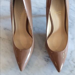 Adorable pumps size 6