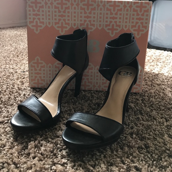 Gianni Bini Shoes - Last chance NIB Gianni Bini Black Heels