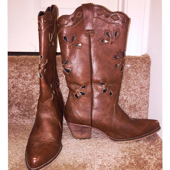 Cowgirl Boots - Picture 1 of 2