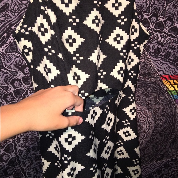 Pattern dress - Picture 2 of 3