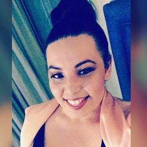 Meet your Posher, Lesly