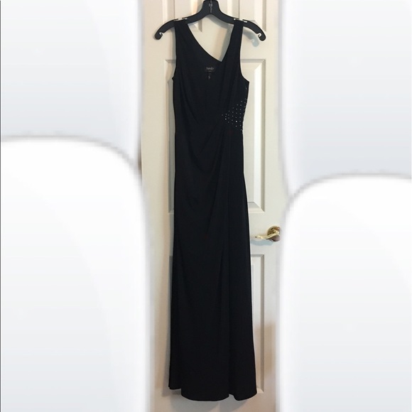 Long formal dress - Picture 1 of 7