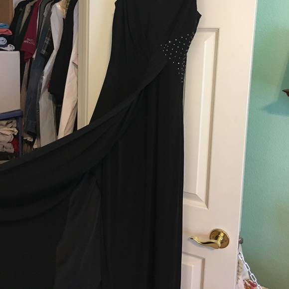 Long formal dress - Picture 5 of 7