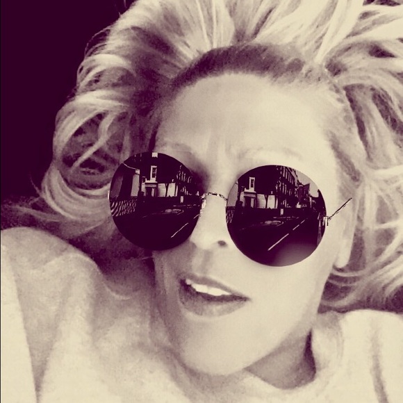 Meet your Posher, Tina - Picture 1 of 1