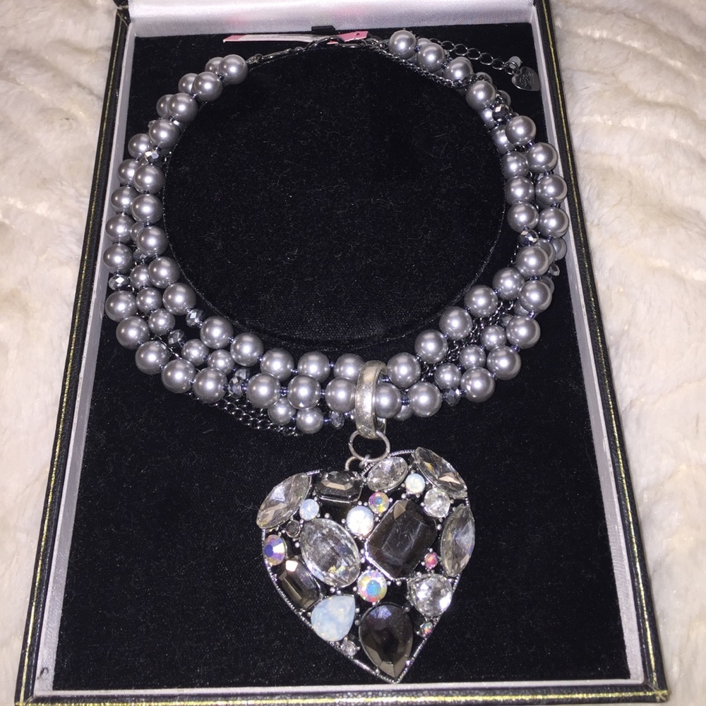 ✨Betsey Johnson necklace NWT!