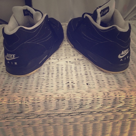 Nike Flight - Picture 2 of 3