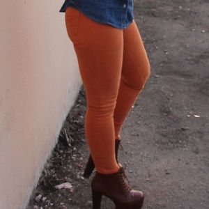 Size 25 J Brand skinny leg style jeans in "Zest"