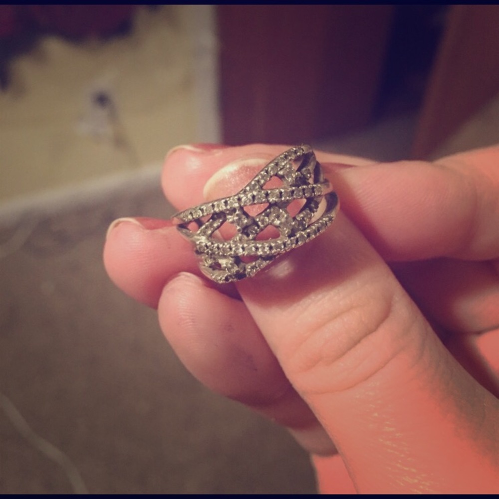 Diamond chip anniversary ring