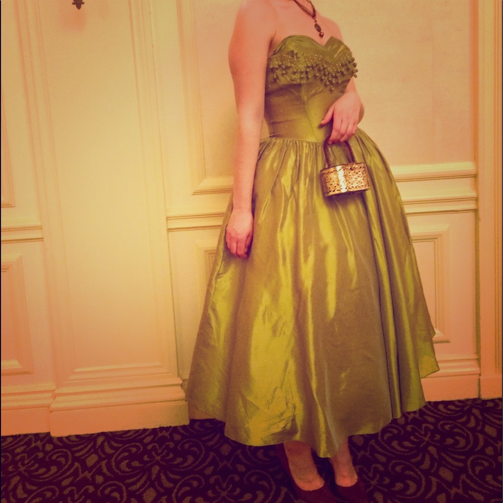 1950s Vintage green "cupcake" party dress!