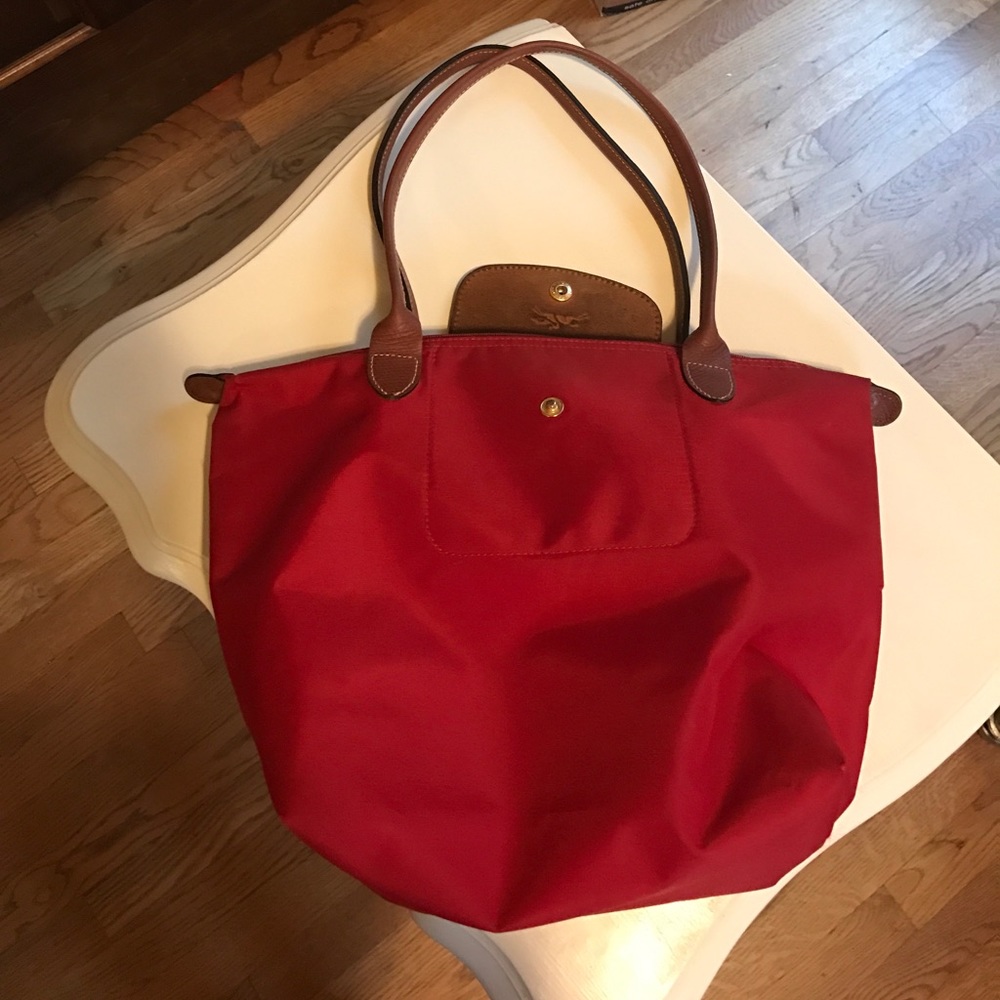 Offers welcome! Medium Red Le pillage w long strap