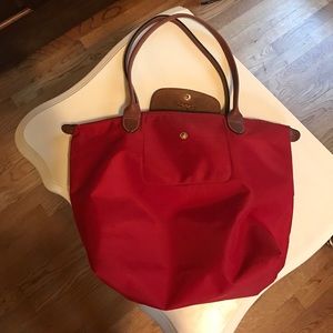 Offers welcome! Medium Red Le pillage w long strap