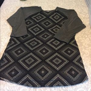 Geometric large randy LuLaRoe