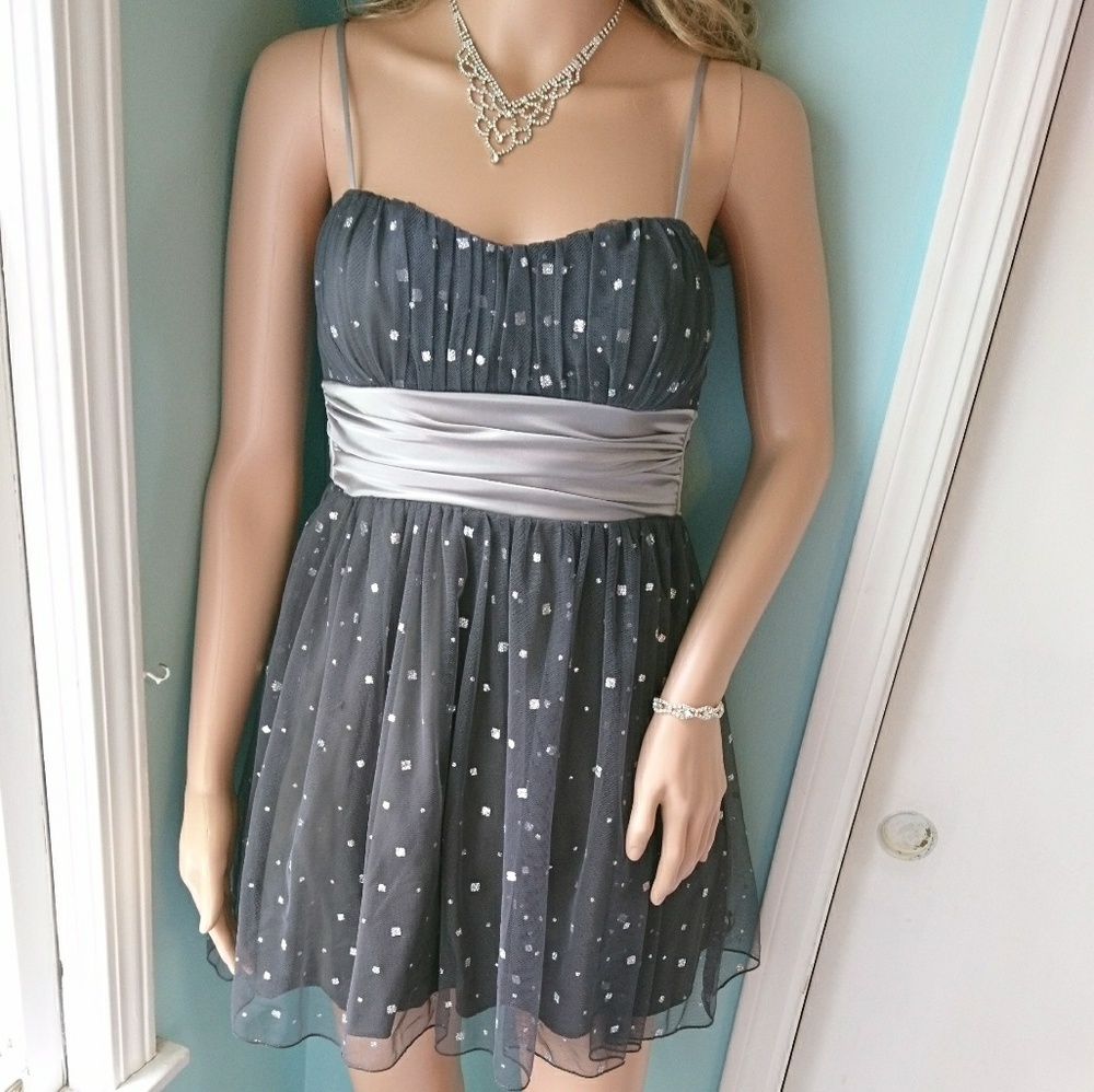Speechless gray dress size M