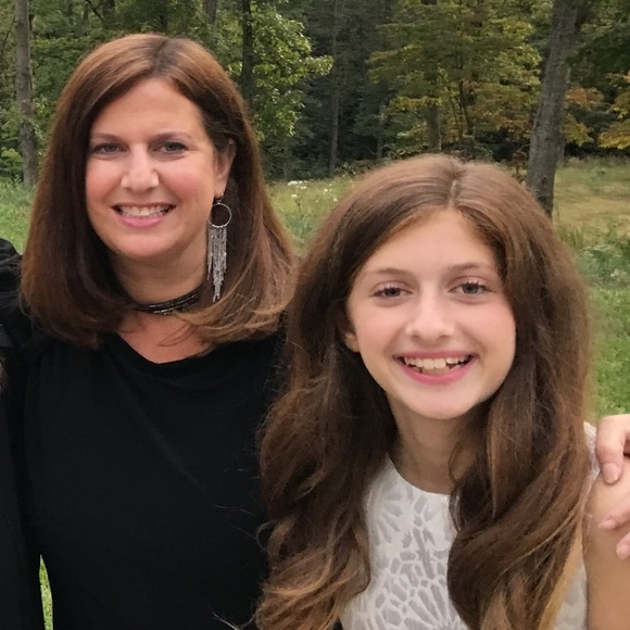 Meet your Posher, Julie - Picture 2 of 2