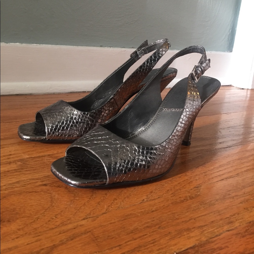 Tahari Robin 1 Slingback