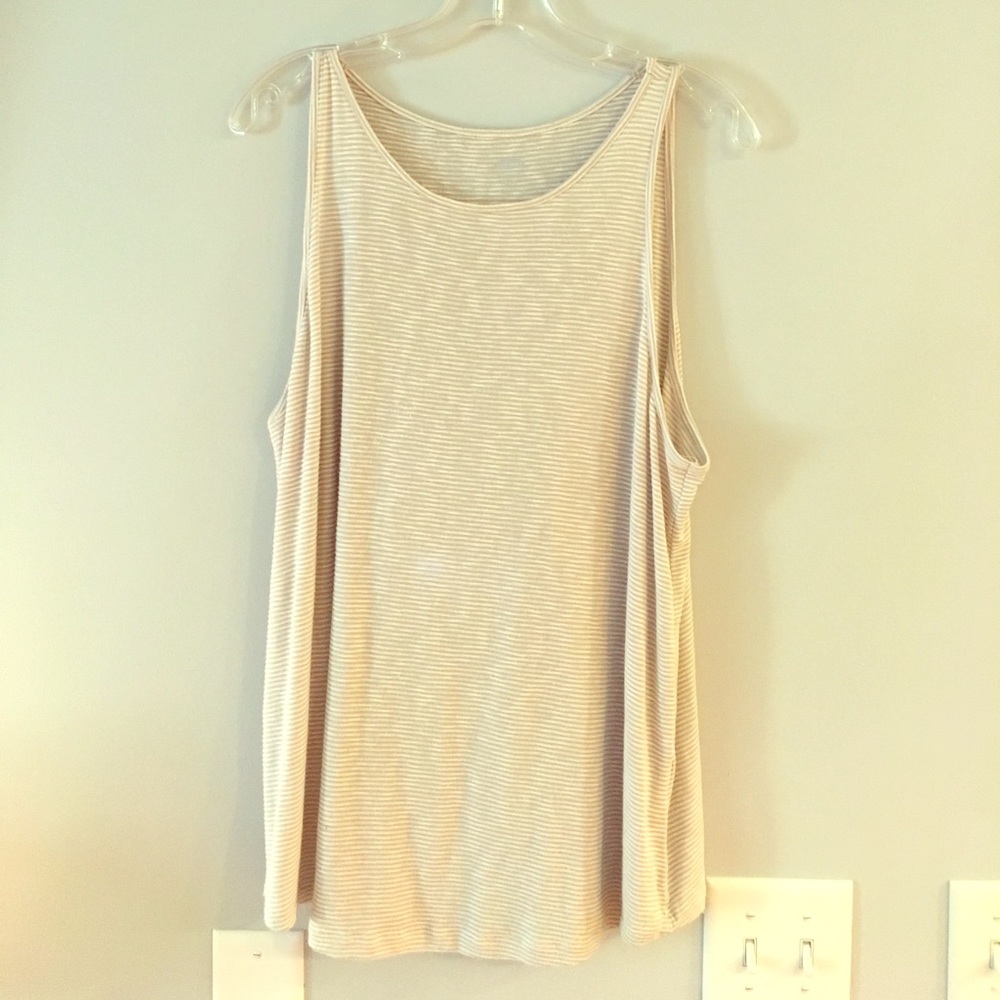 SUMMER ESSENTIAL!! Striped tank