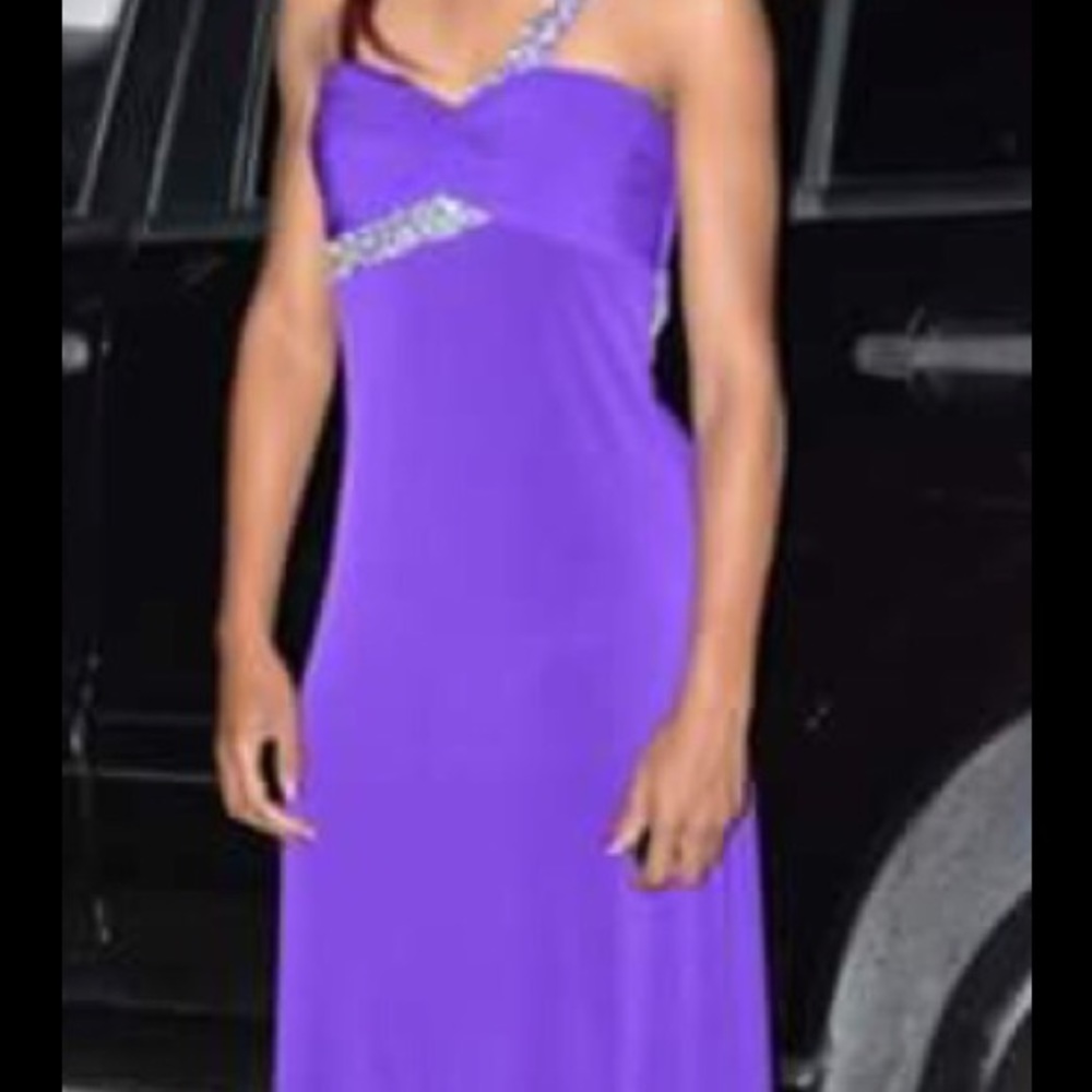 Prom - Picture 4 of 6