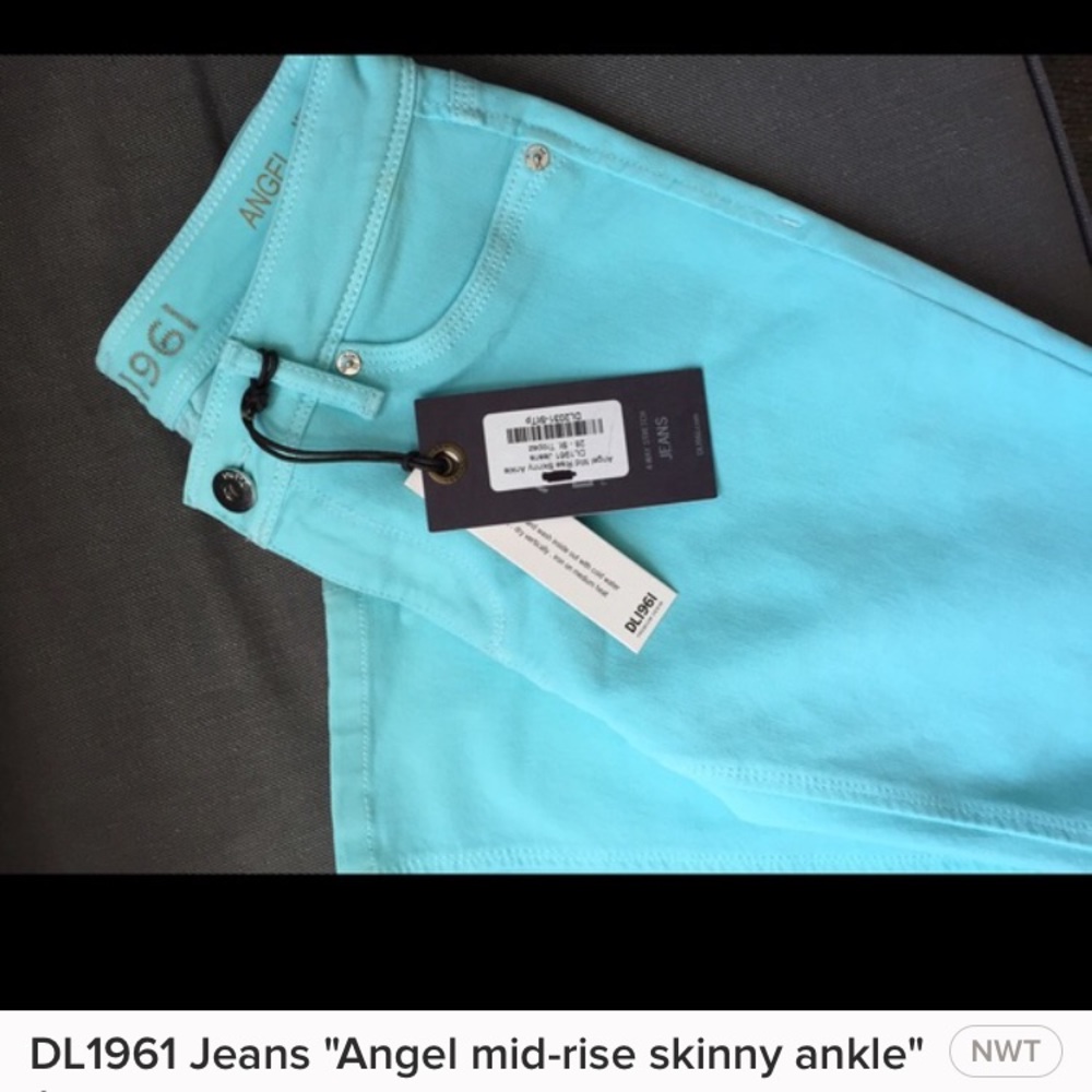 Blue jeans size 28