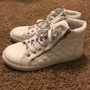 Steve Madden Decaf Hi-Top Shoe