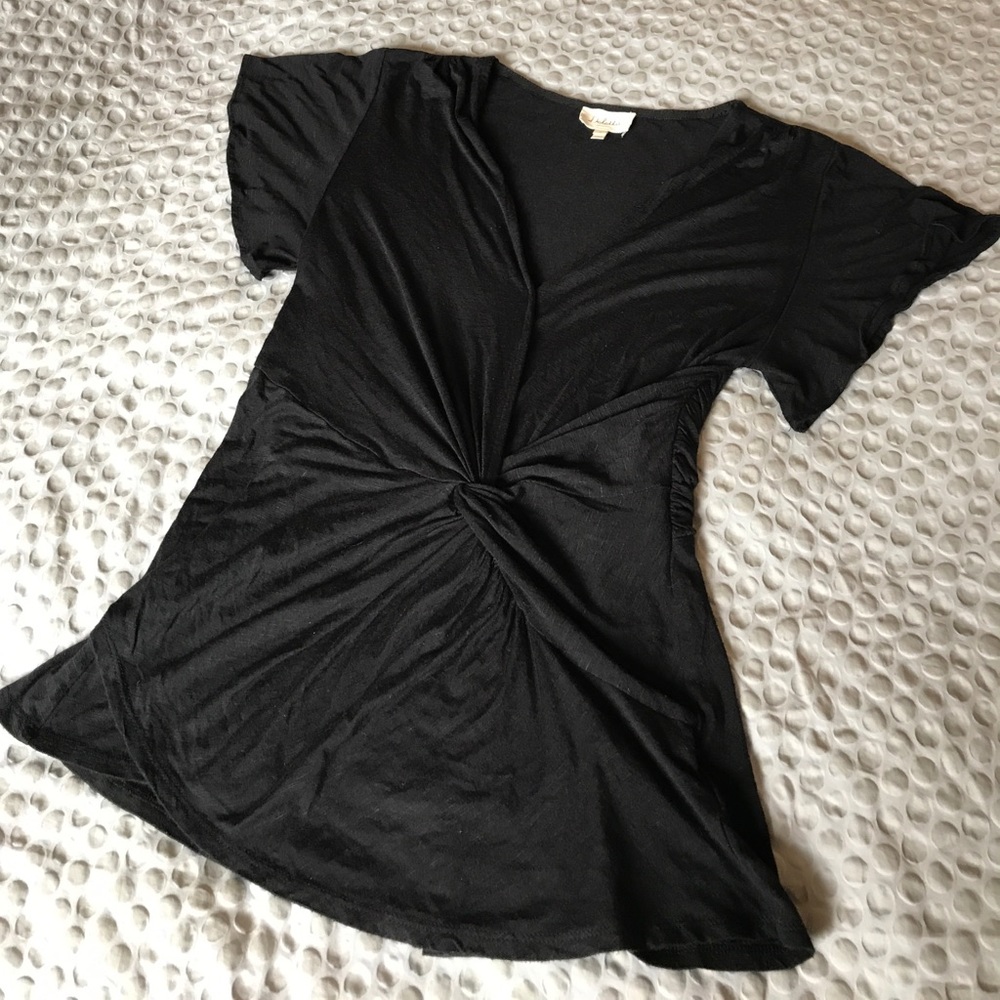 Flutter sleeve top by Deletta