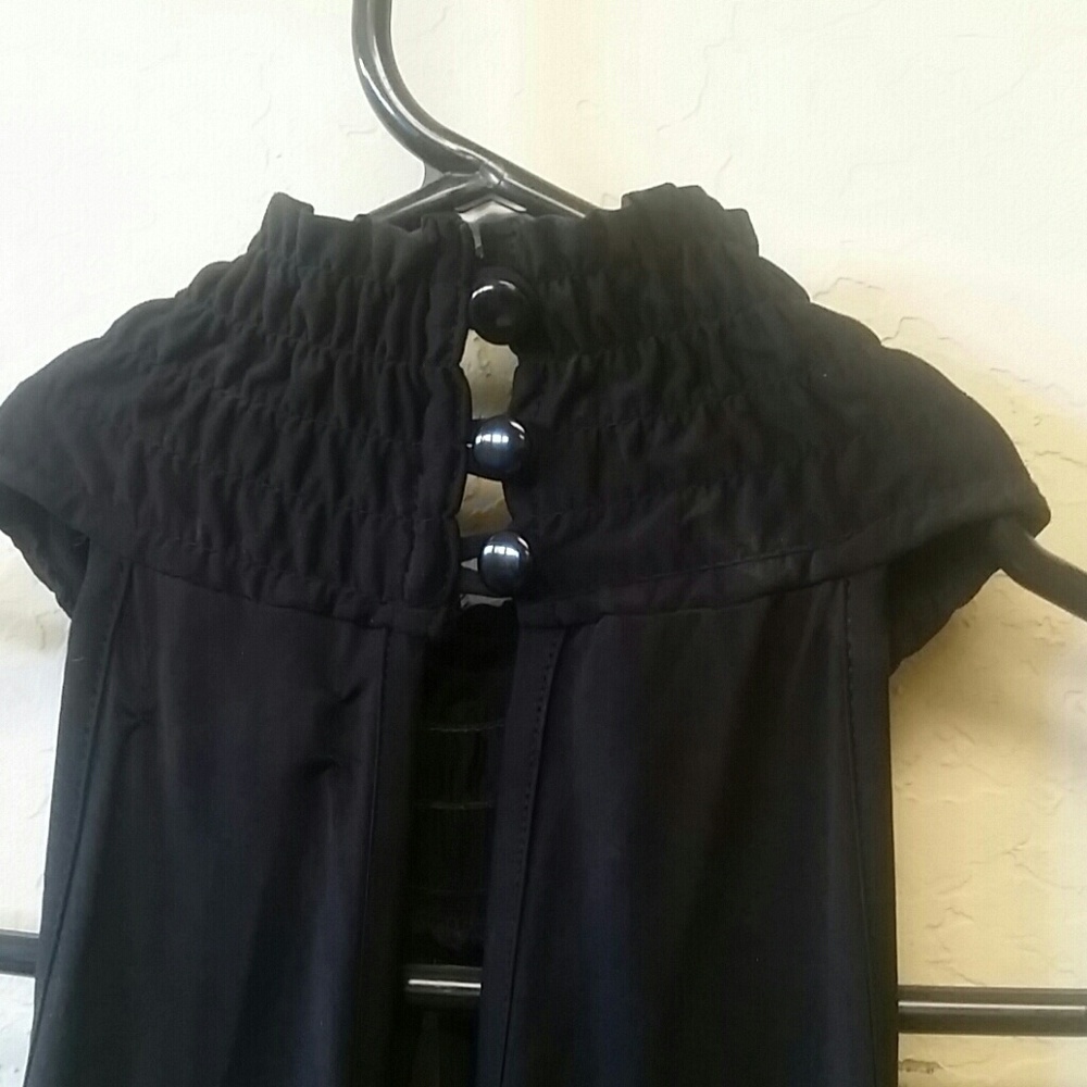 XOXO RUFFLE BLOUSE - Picture 3 of 6
