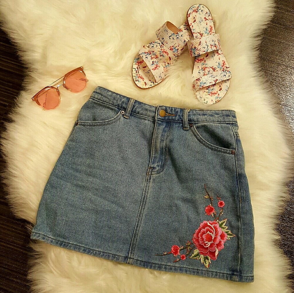 🎉NEW🎉 Custom Jean Mini Skirt🌹🌹🌹