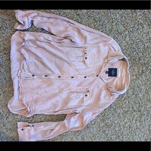 Light pink boyfriend fit American Eagle shirt