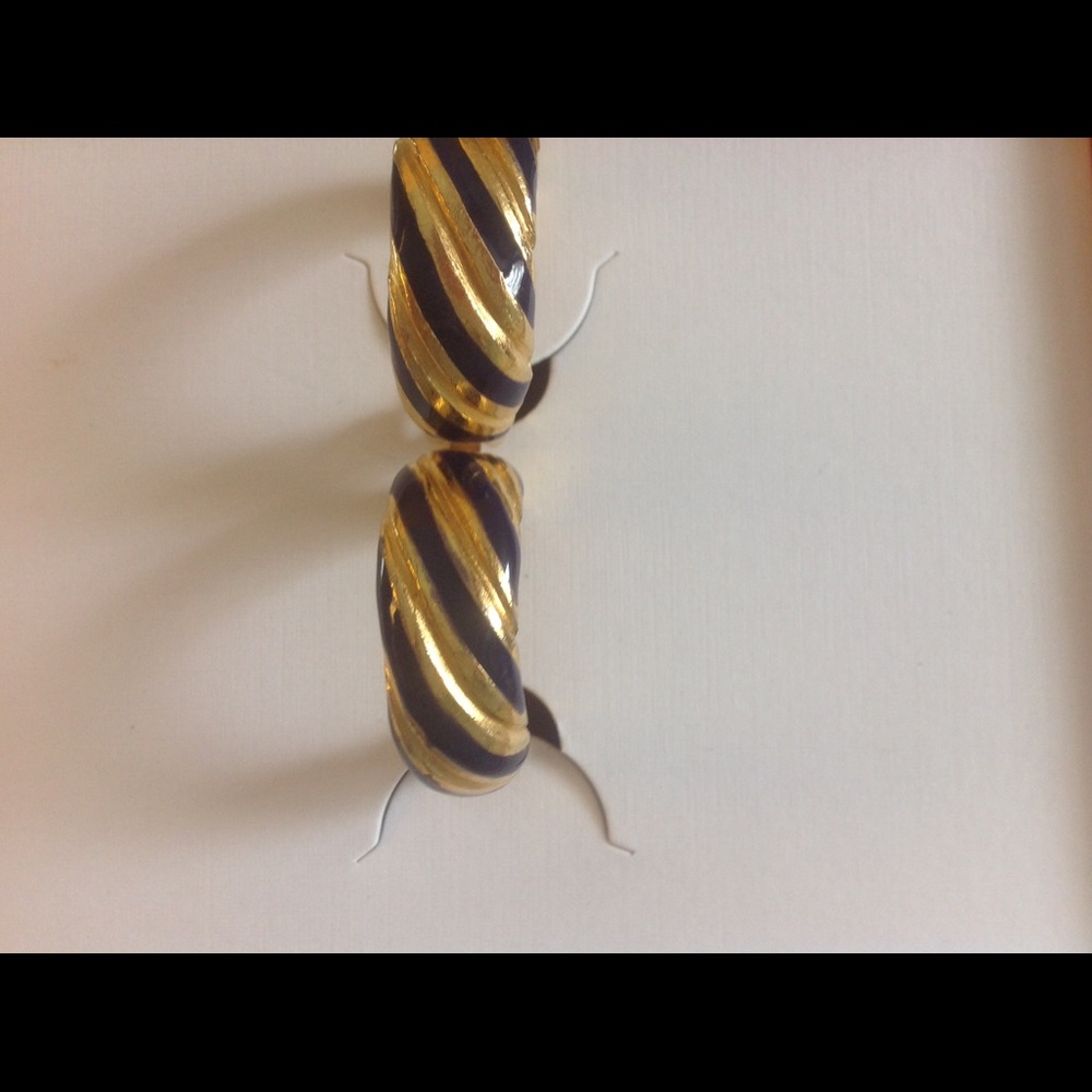 FINAL PRICE Vintage navy and gold enamel clip ER