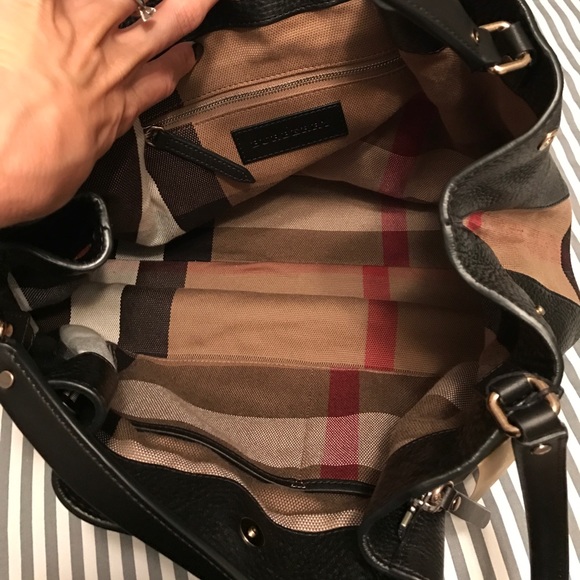 SOLD!!  Burberry Maidstone Purse - Picture 7 of 8