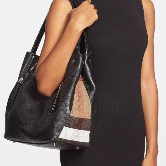 SOLD!!  Burberry Maidstone Purse - Picture 8 of 8