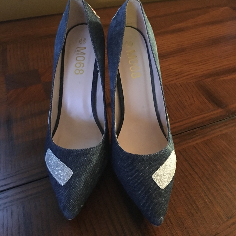 Shoes - Picture 2 of 3