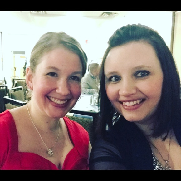 Meet your Posher, Lori - Picture 1 of 1