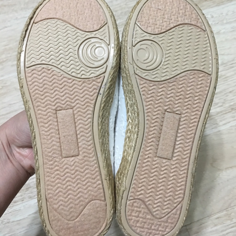 Slip on - Picture 2 of 2