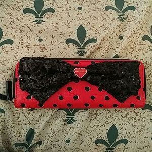 Betsey wallet
