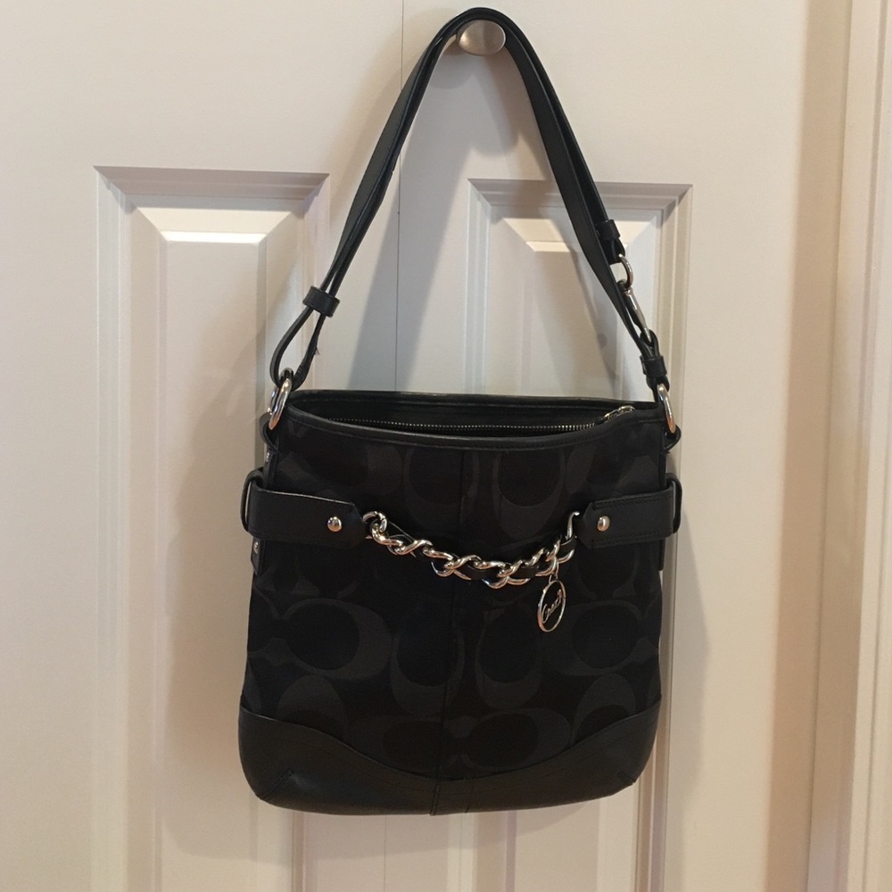 Coach Black Leather Chain Cross Body M1221-F19730