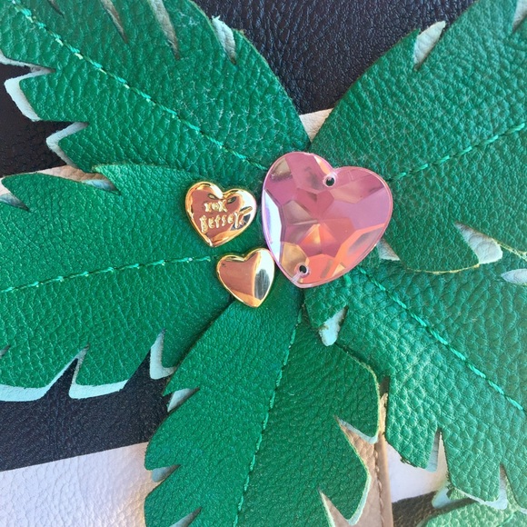 Betsey Johnson Palm Tree Black & Bone Tote 🌴 - Picture 4 of 6