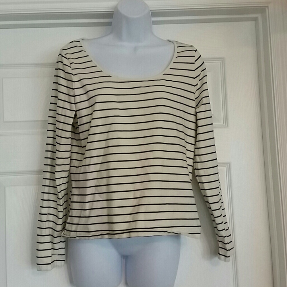 Size large women's blouse