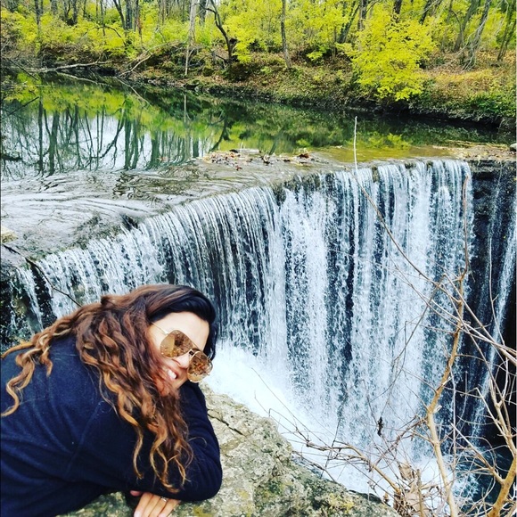 Meet the Posher - Picture 5 of 8