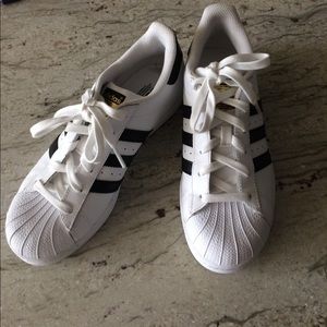 Adidas Superstar Sneaker, size 6.5
