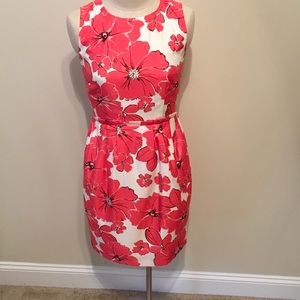 Floral pleated natural waist dress with pockets